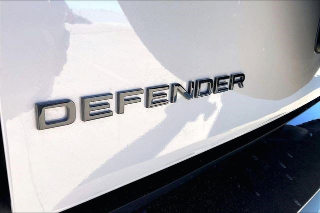 New 2026 Land Rover Defender 110 X-Dynamic SE image 9
