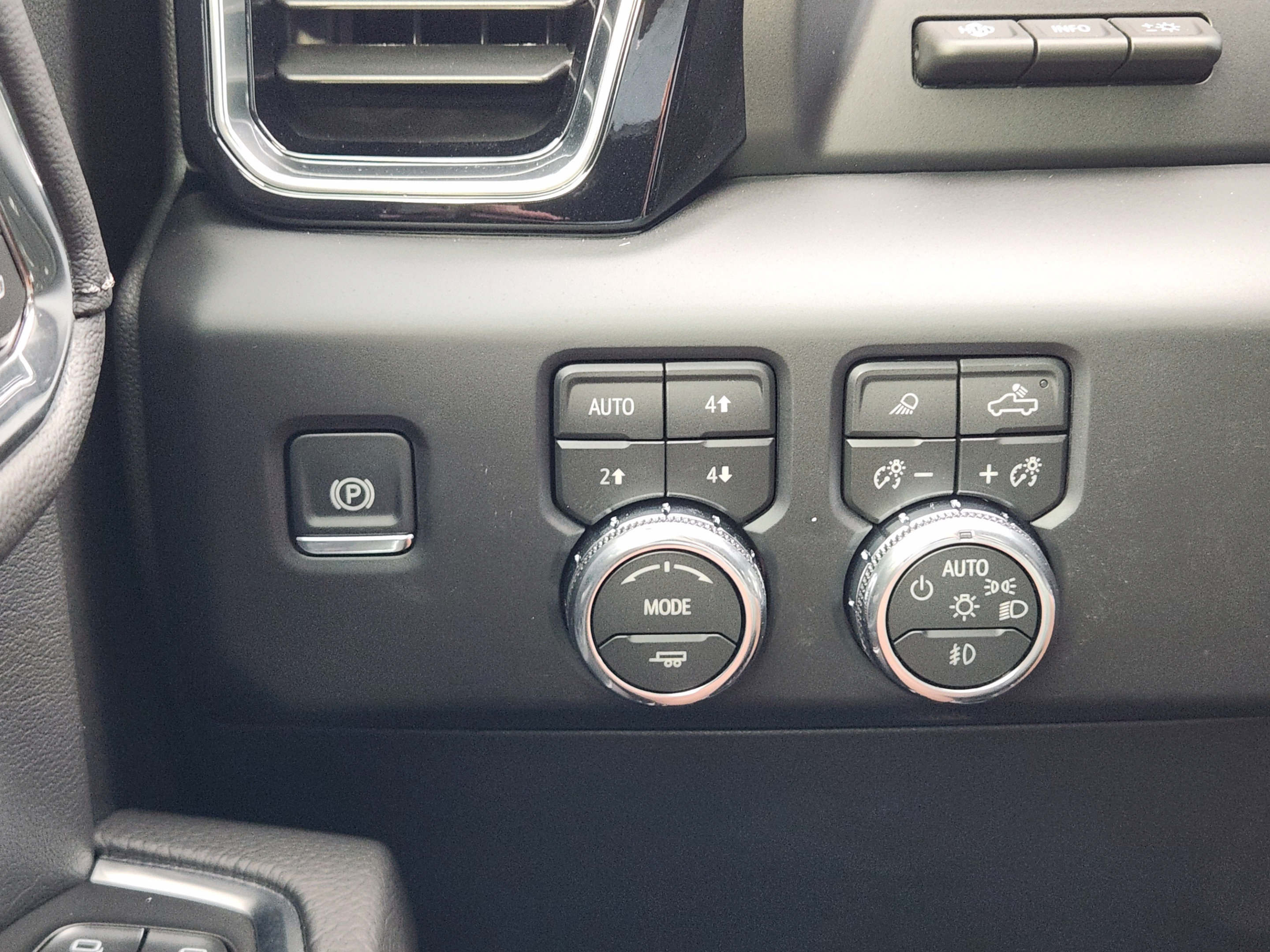 Used 2026 GMC Sierra 1500 Denali w/ Denali Reserve Package AWD/4WD image 16