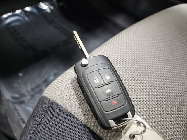 Used 2014 Chevrolet Cruze LS FWD image 25