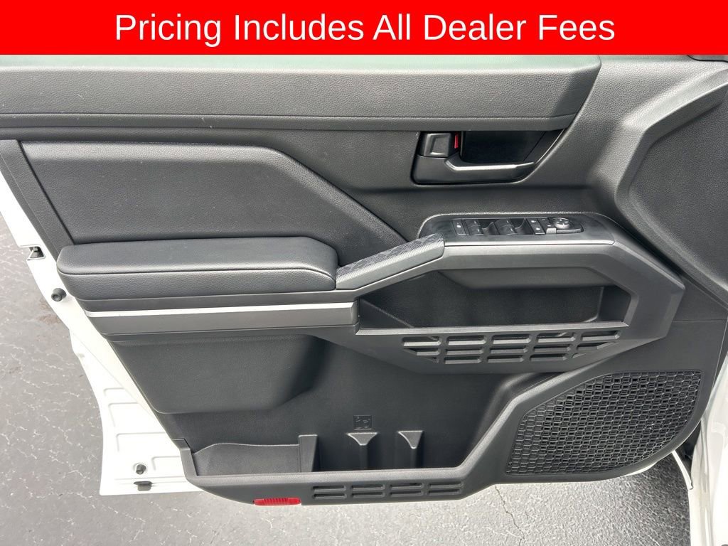 Used 2025 Toyota Tacoma SR5 AWD/4WD image 3