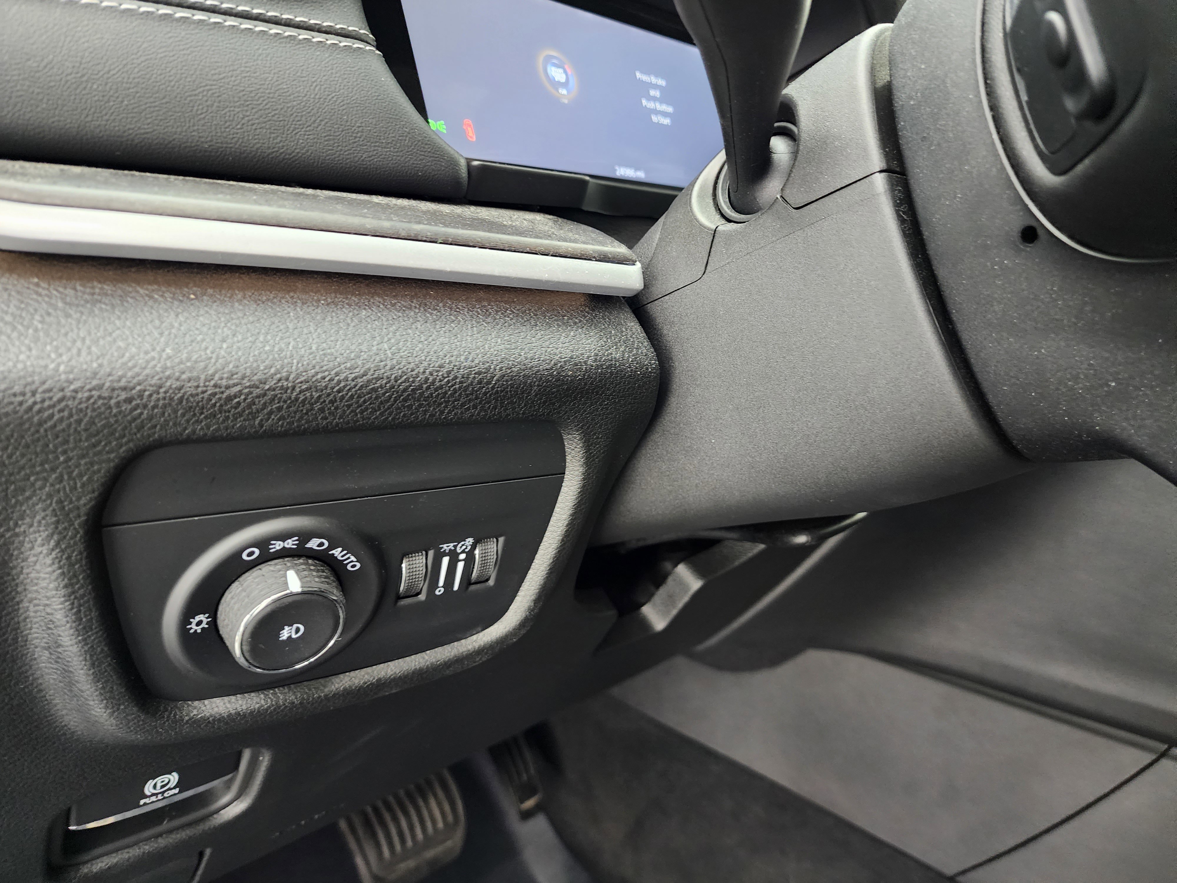 Used 2023 Jeep Grand Cherokee Limited w/ Black Appearance Package image 42