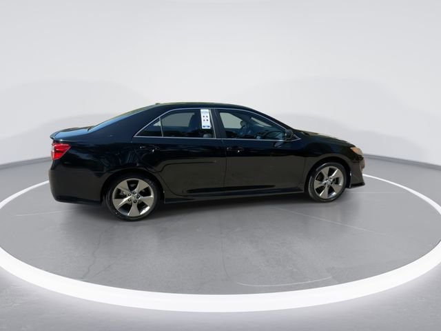 Used 2014 Toyota Camry SE w/ Leather Package FWD image 8