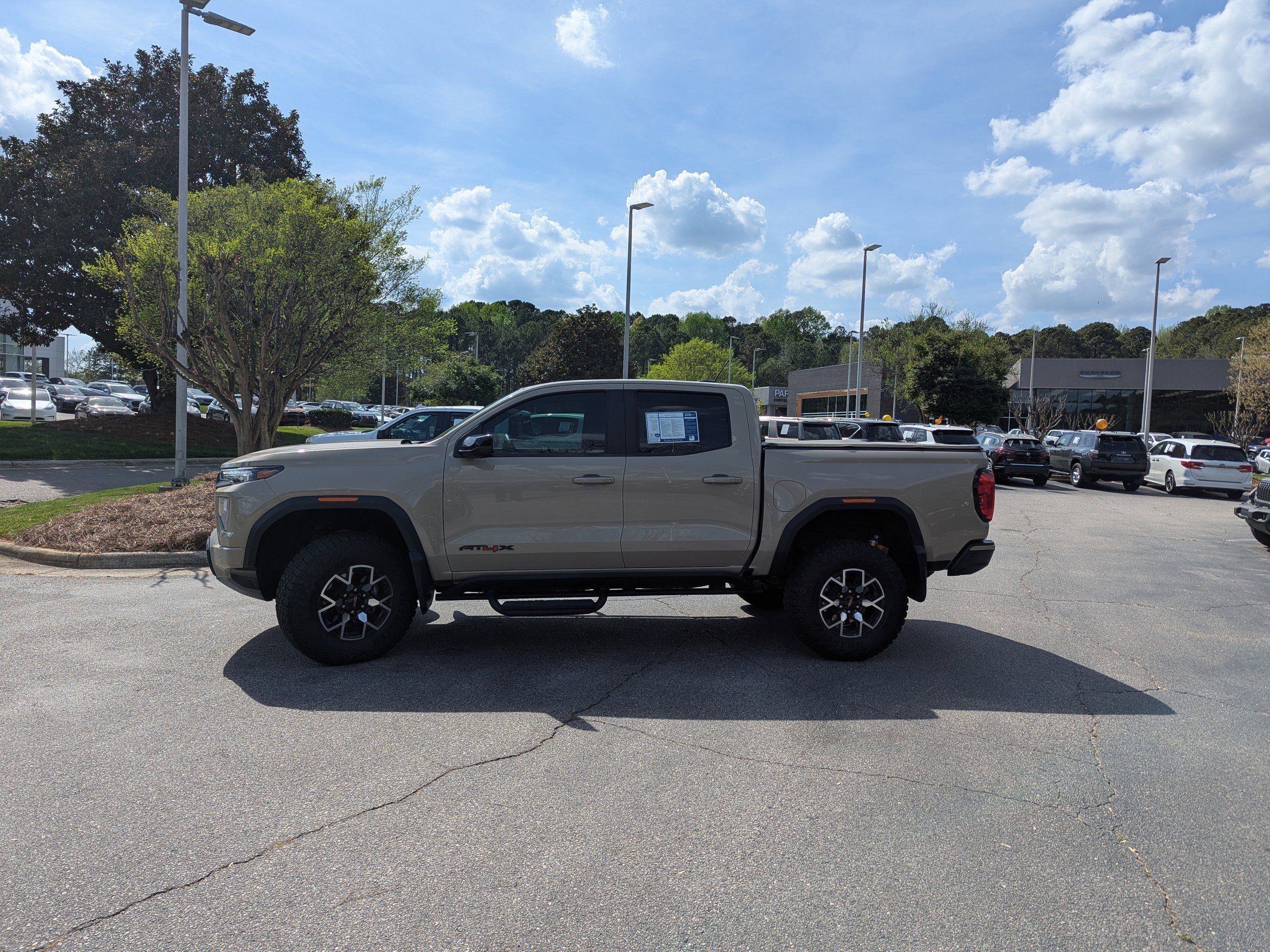 Used 2023 GMC Canyon AT4X image 8