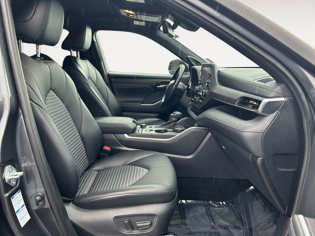 Used 2021 Toyota Highlander XSE image 10