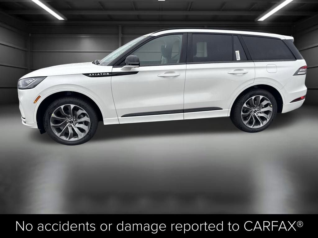 New 2026 Lincoln Aviator AWD image 2