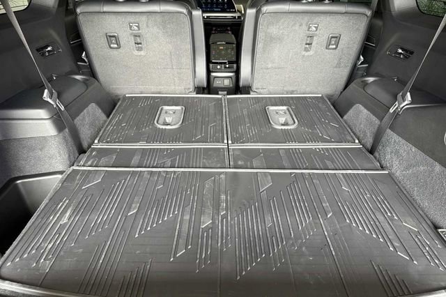 New 2026 Cadillac Vistiq Luxury w/ LPO, Floor Liner Package image 16
