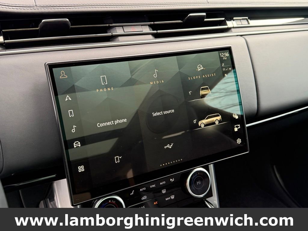 Used 2022 Land Rover Range Rover SE image 32