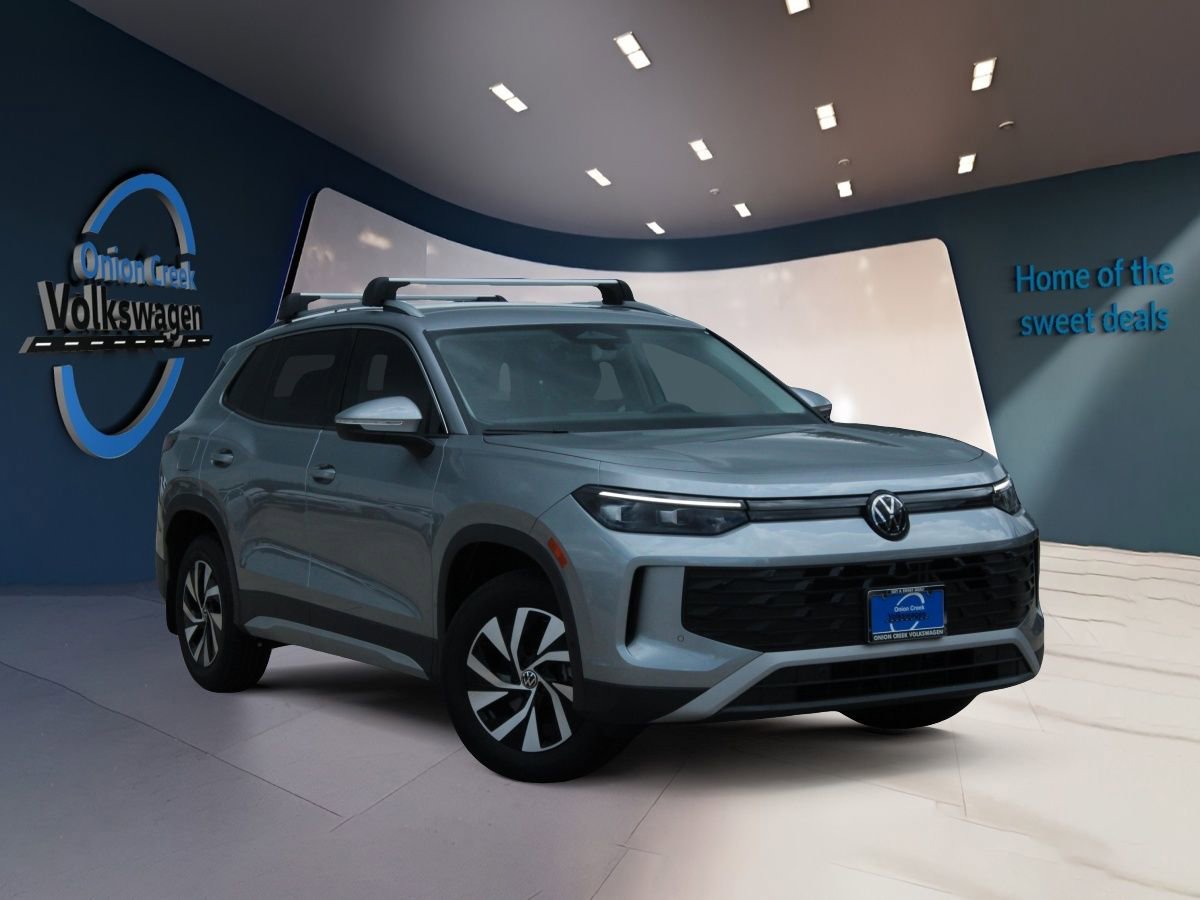 Certified 2025 Volkswagen Tiguan S image 1