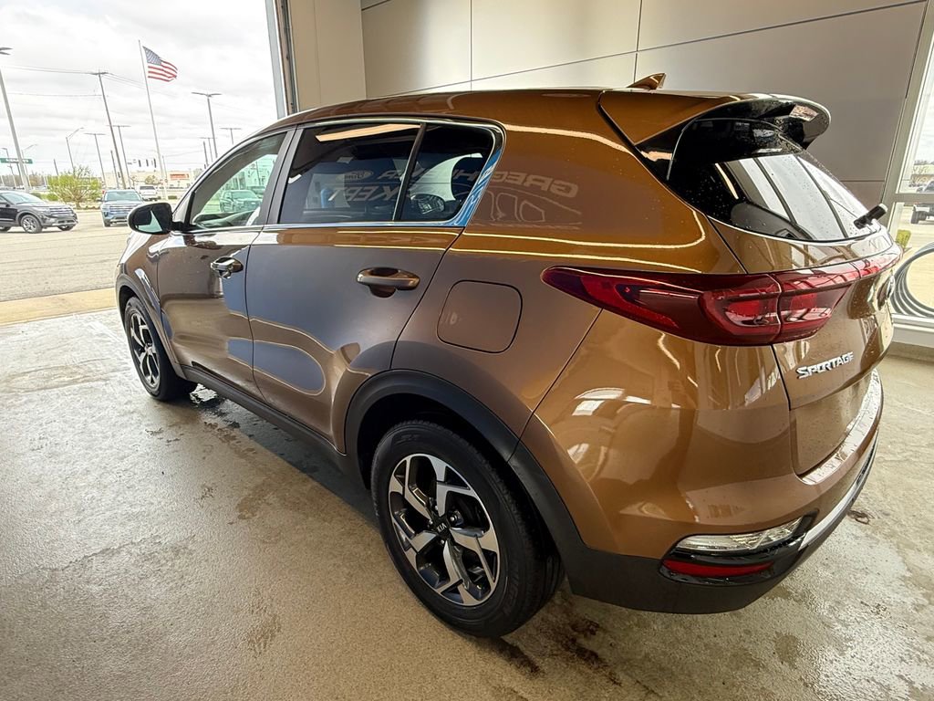 Used 2021 Kia Sportage LX image 3