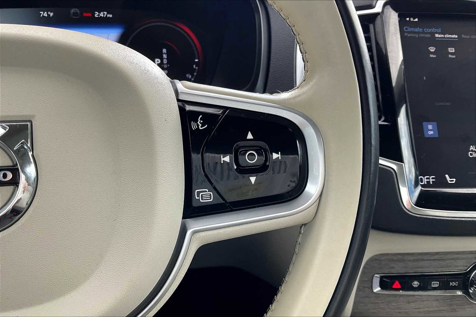 Used 2022 Volvo XC90 T8 Inscription image 22