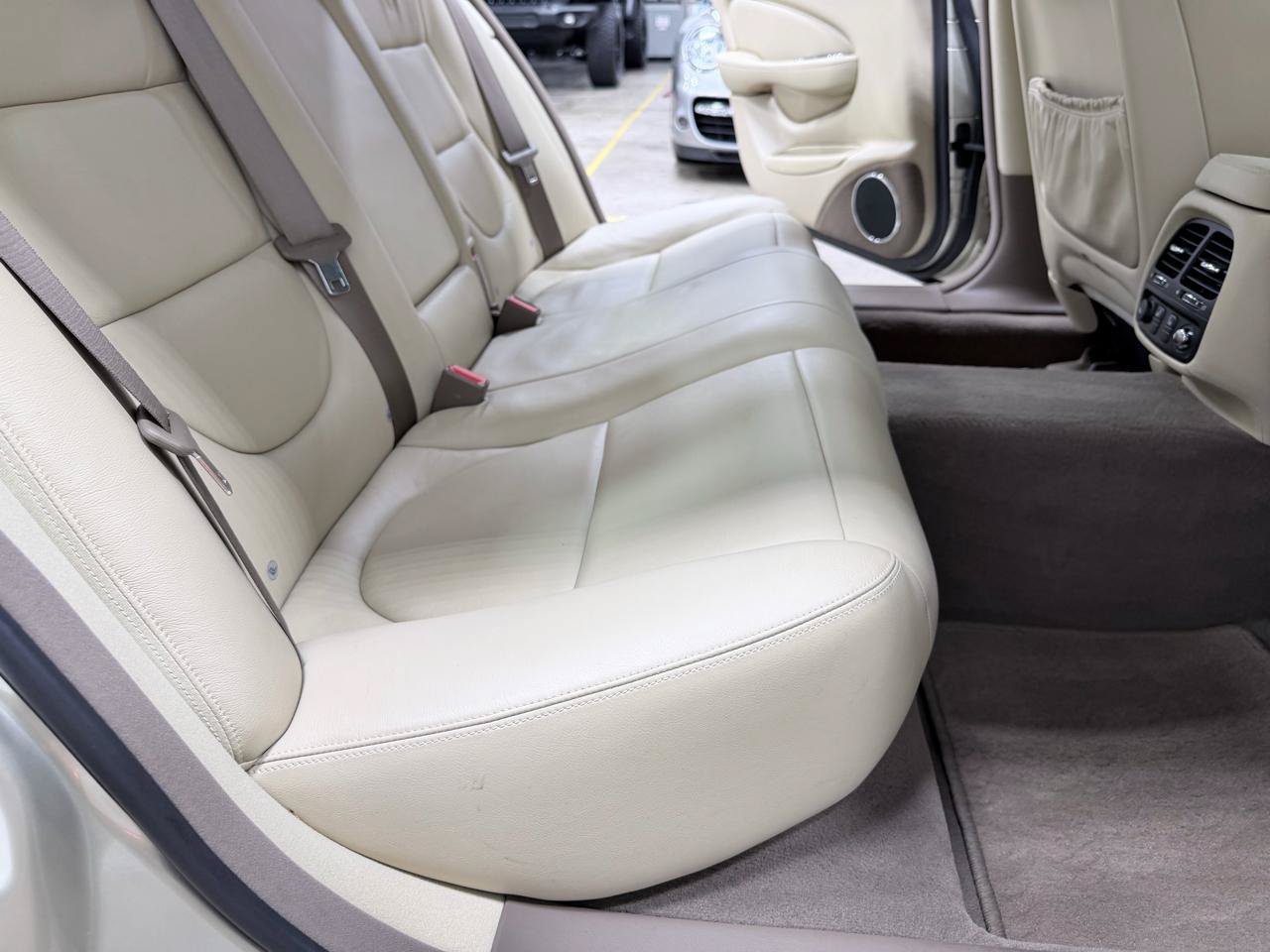 Used 2006 Jaguar XJ8 RWD image 34