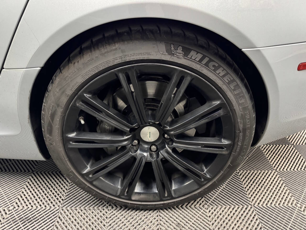 Used 2011 Aston Martin Rapide image 19