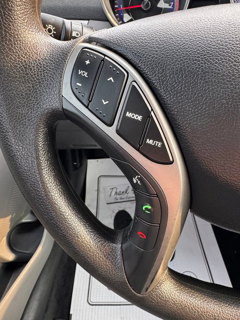 Used 2014 Hyundai Elantra SE w/ Option Group 02 FWD image 22