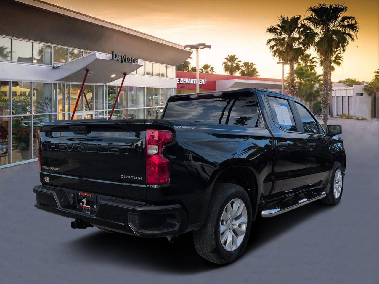 Used 2025 Chevrolet Silverado 1500 Custom RWD image 3