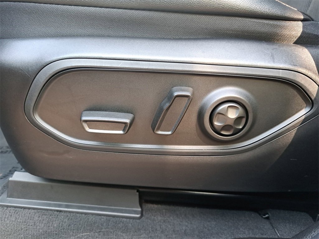 Used 2024 Jeep Grand Cherokee L Altitude image 30