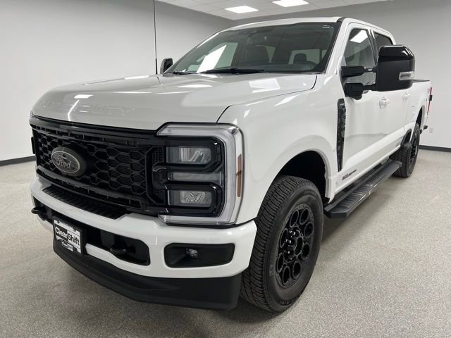 Used 2025 Ford F350 Lariat w/ Black Appearance Package image 4