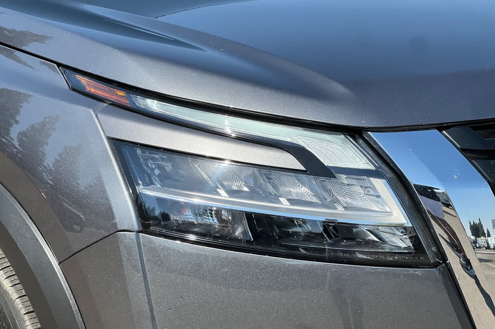 Used 2025 Nissan Pathfinder SL FWD image 34