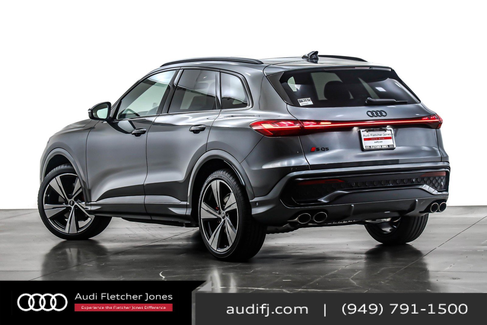 New 2025 Audi SQ5 Prestige image 12