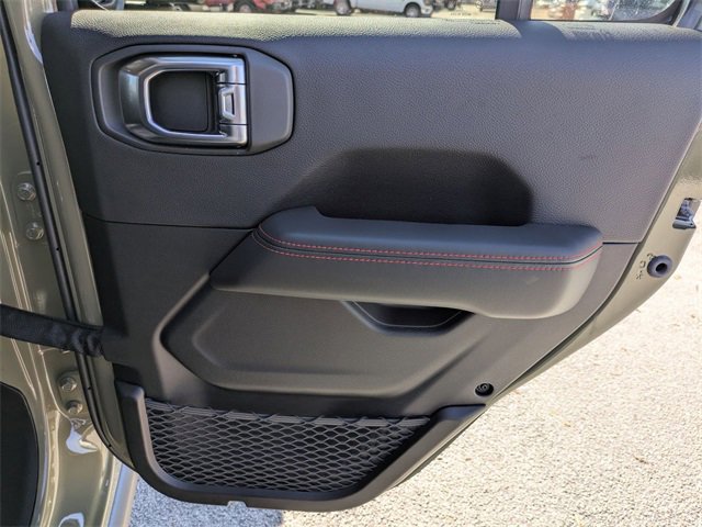 New 2026 Jeep Wrangler Unlimited Rubicon w/ Xtreme 35 Tire Package image 34