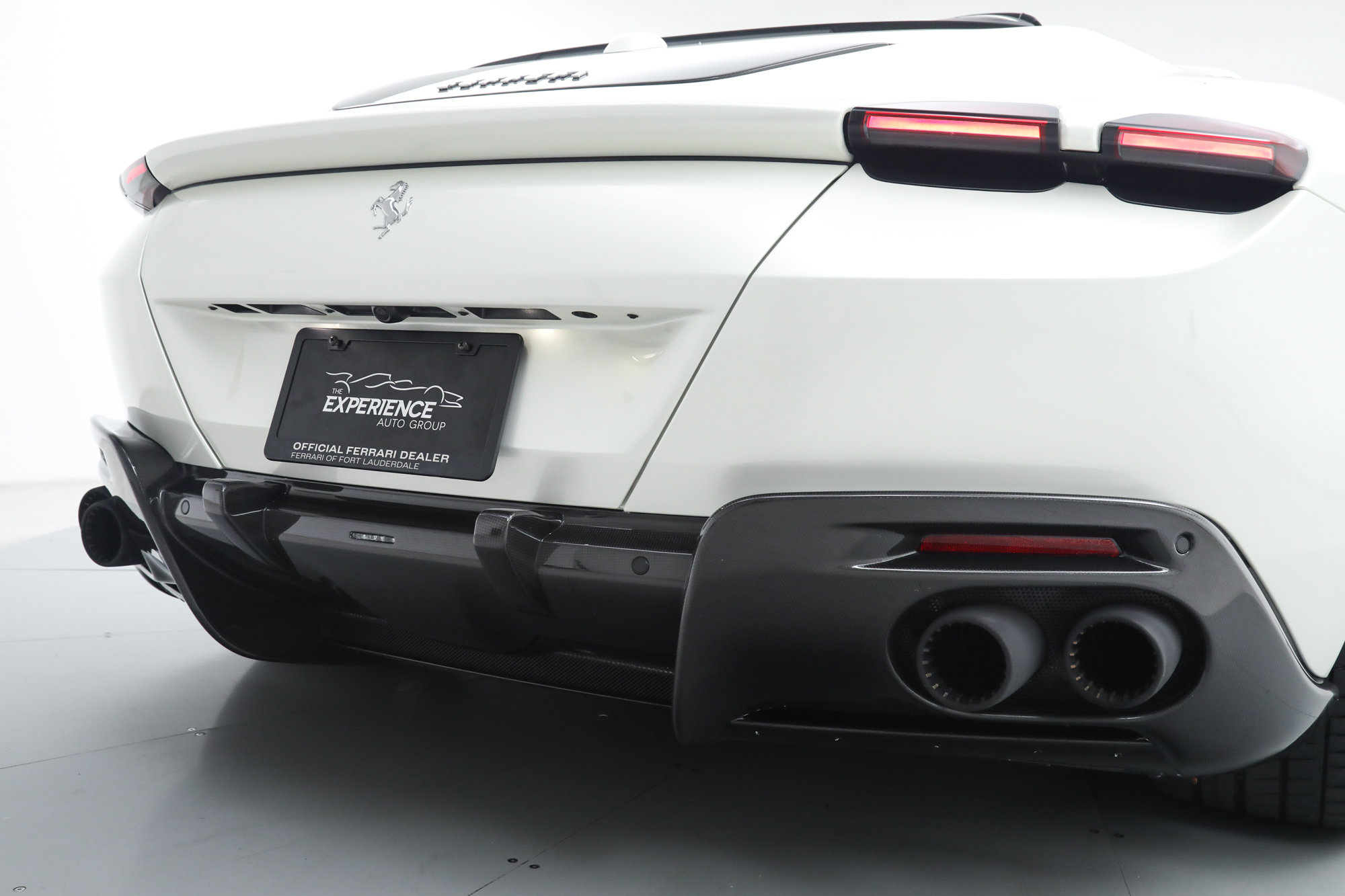 Certified 2025 Ferrari Roma Spider RWD image 18