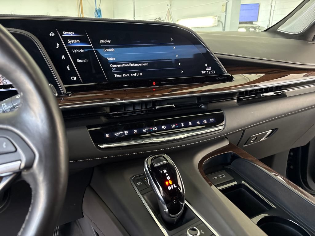 Used 2022 Cadillac Escalade Sport Platinum w/ LPO, ONYX Package AWD/4WD image 21
