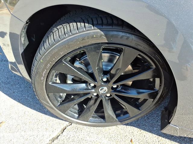 Used 2021 Nissan Maxima SR w/ Sport Mat Group FWD image 23