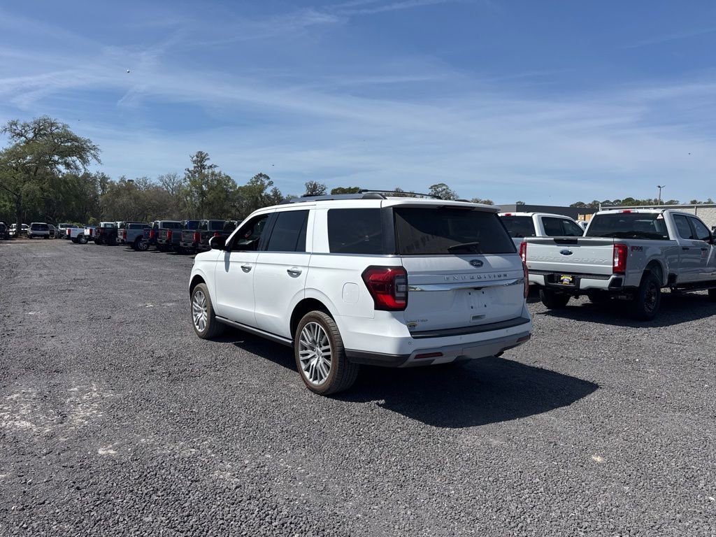 Used 2024 Ford Expedition Limited AWD/4WD image 4