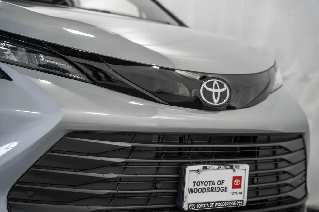 New 2026 Toyota Sienna XLE Woodland Edition AWD/4WD image 10