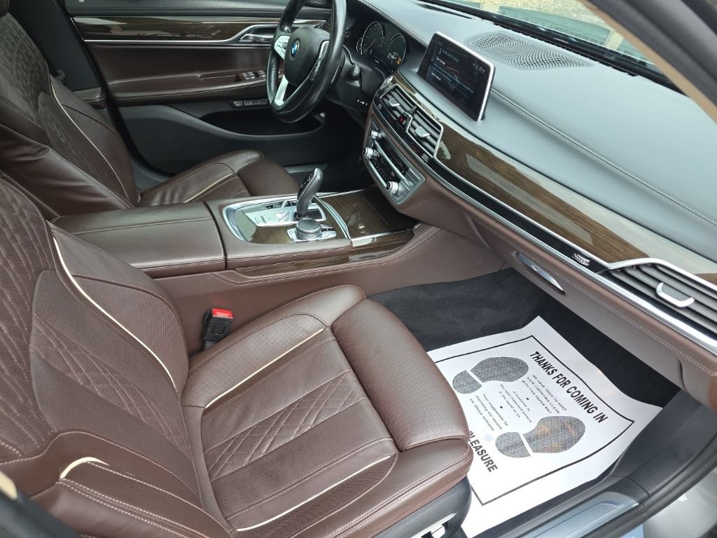 Used 2016 BMW 750i xDrive AWD/4WD image 20