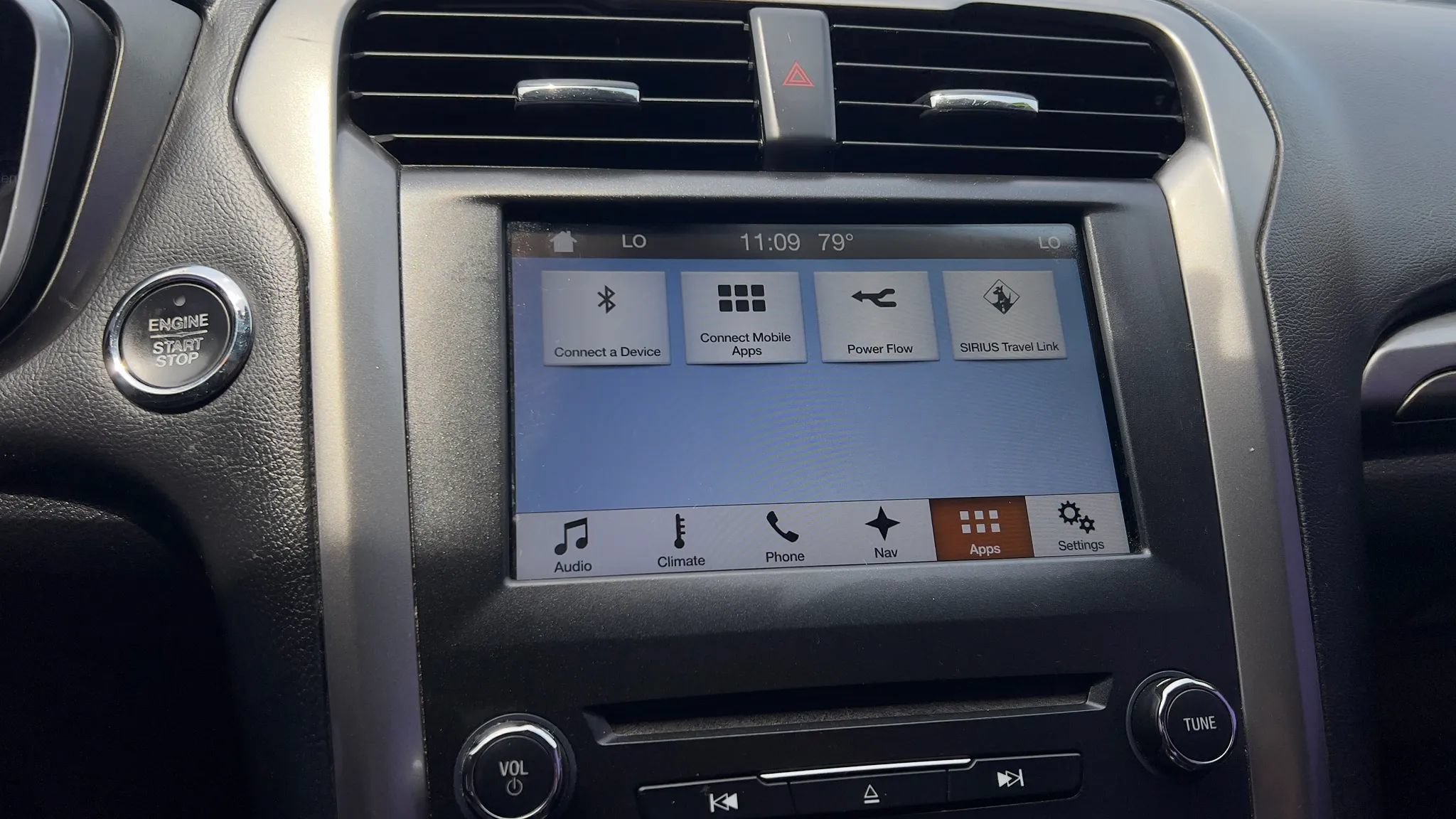 Used 2017 Ford Fusion Energi SE FWD image 32