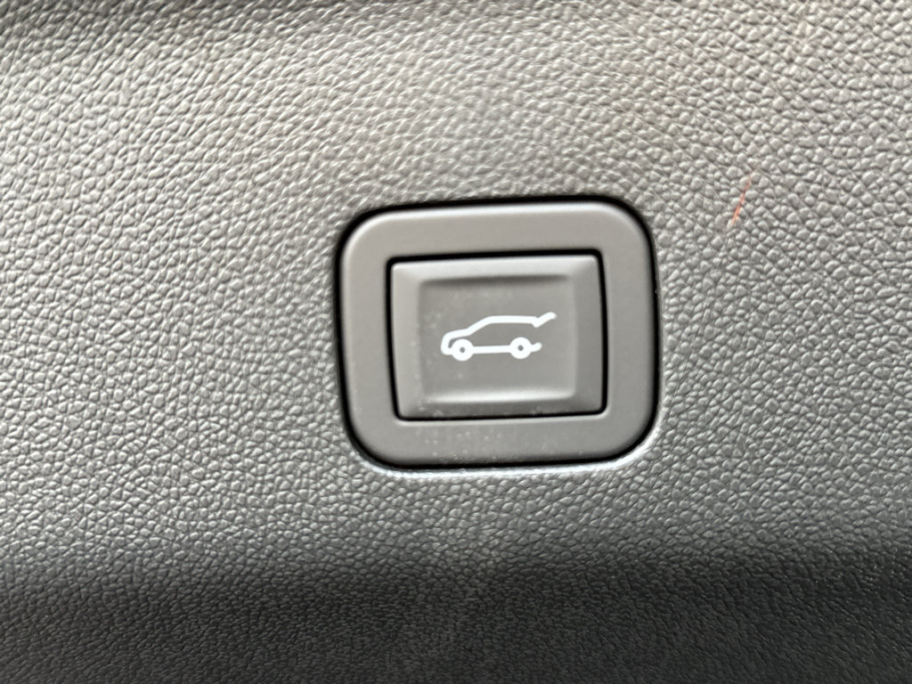 New 2026 GMC Yukon XL Denali w/ LPO, Floor Liner Package AWD/4WD image 25