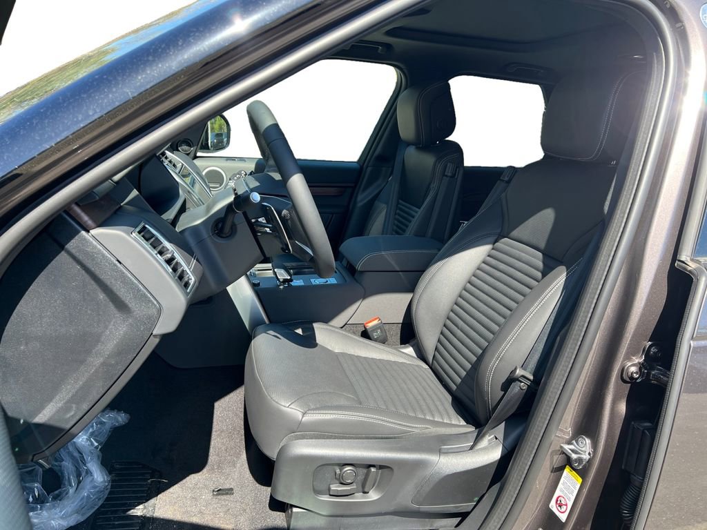 New 2025 Land Rover Discovery Dynamic SE AWD/4WD image 13