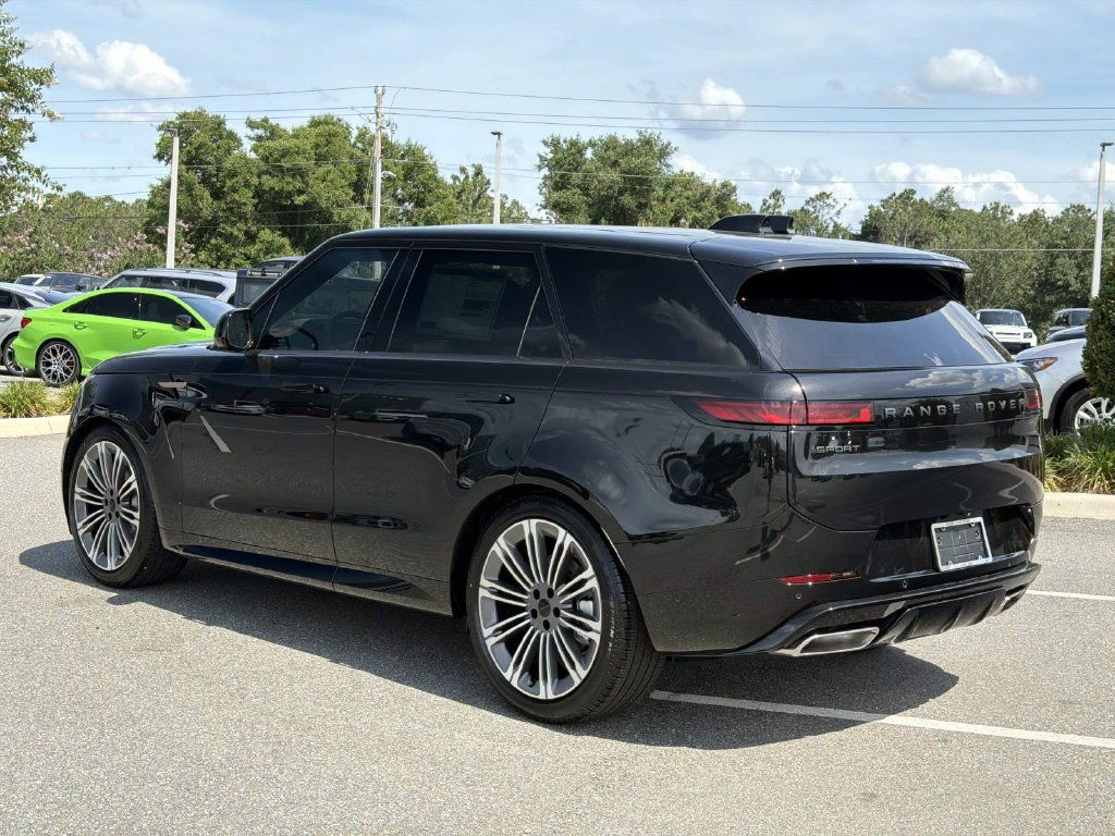 New 2026 Land Rover Range Rover Sport Dynamic SE AWD/4WD image 3