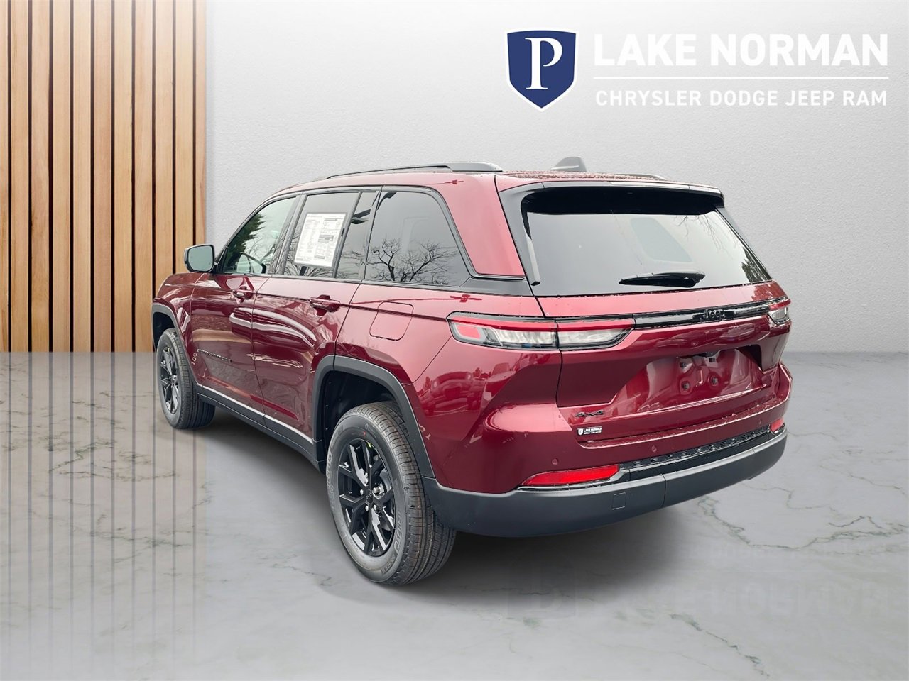 New 2025 Jeep Grand Cherokee Altitude image 7