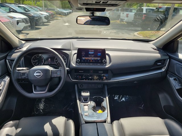 Used 2025 Nissan Rogue SV w/ SV Premium Package FWD image 10