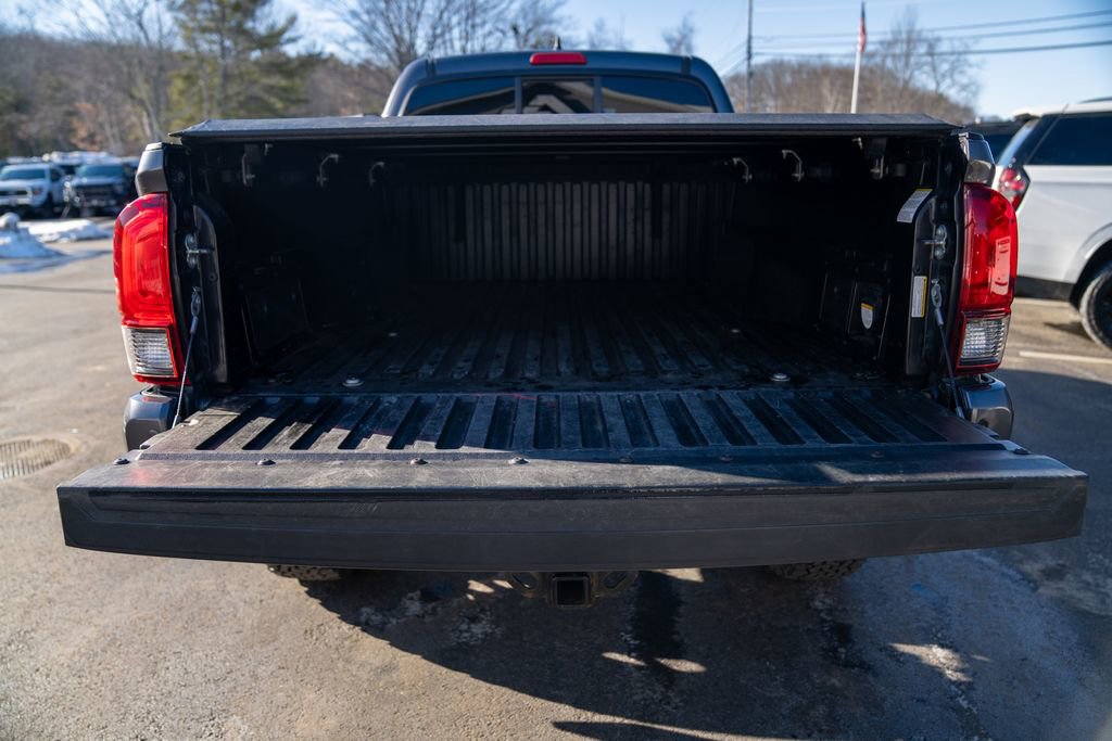 Used 2018 Toyota Tacoma TRD Sport w/ Technology Package image 7