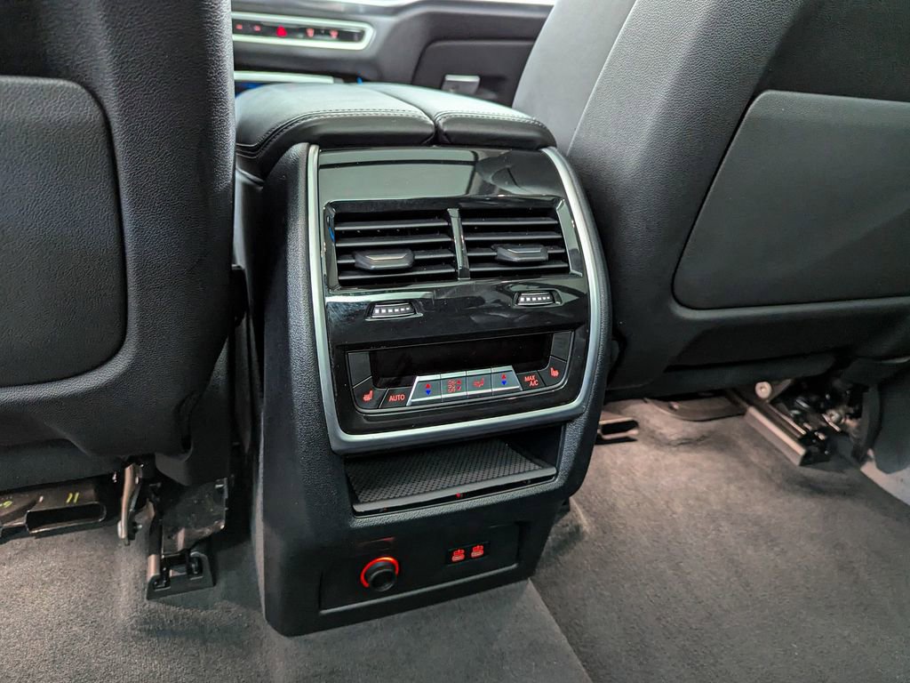 Used 2023 BMW X7 xDrive40i image 48