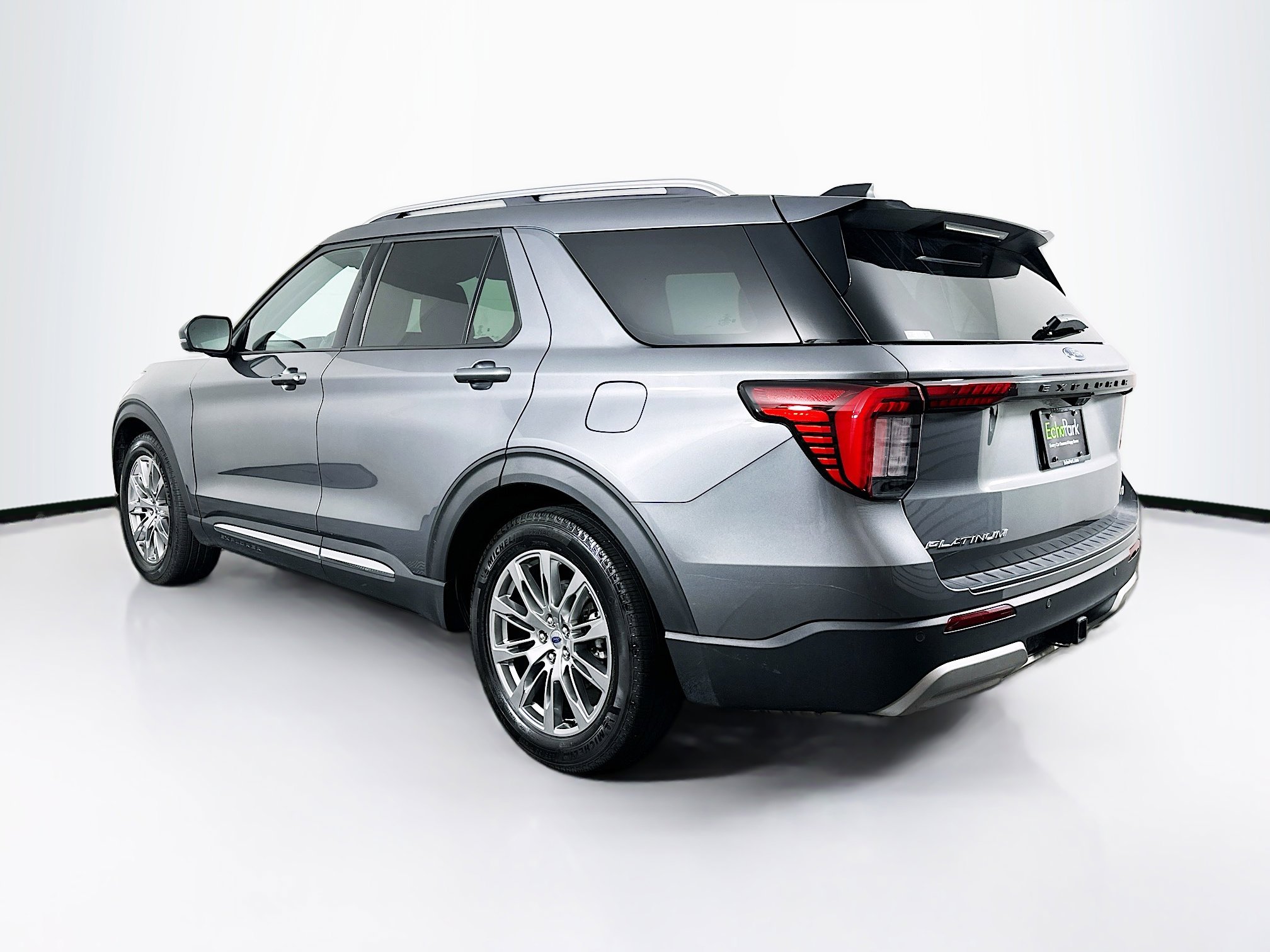 Used 2025 Ford Explorer Platinum image 5