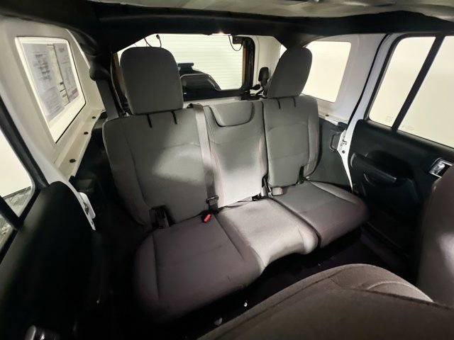 Used 2024 Jeep Wrangler Unlimited Rubicon image 29