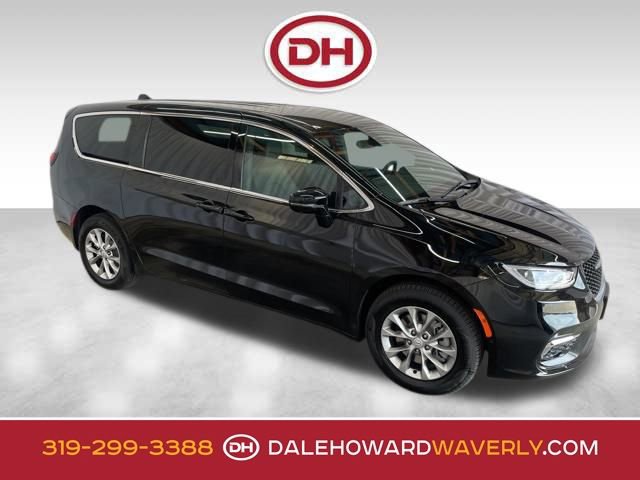New 2026 Chrysler Pacifica Select image 1