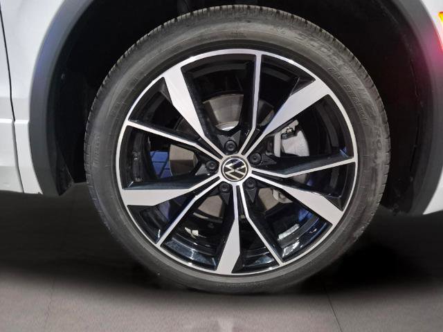 Used 2024 Volkswagen Tiguan SEL R-Line image 8