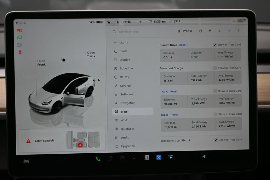 Used 2023 Tesla Model 3 Standard Range RWD image 29