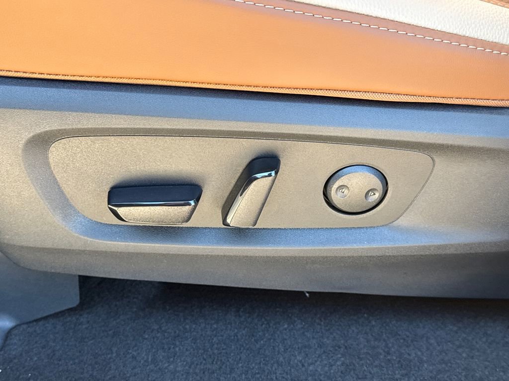 New 2026 Nissan Pathfinder Platinum image 25