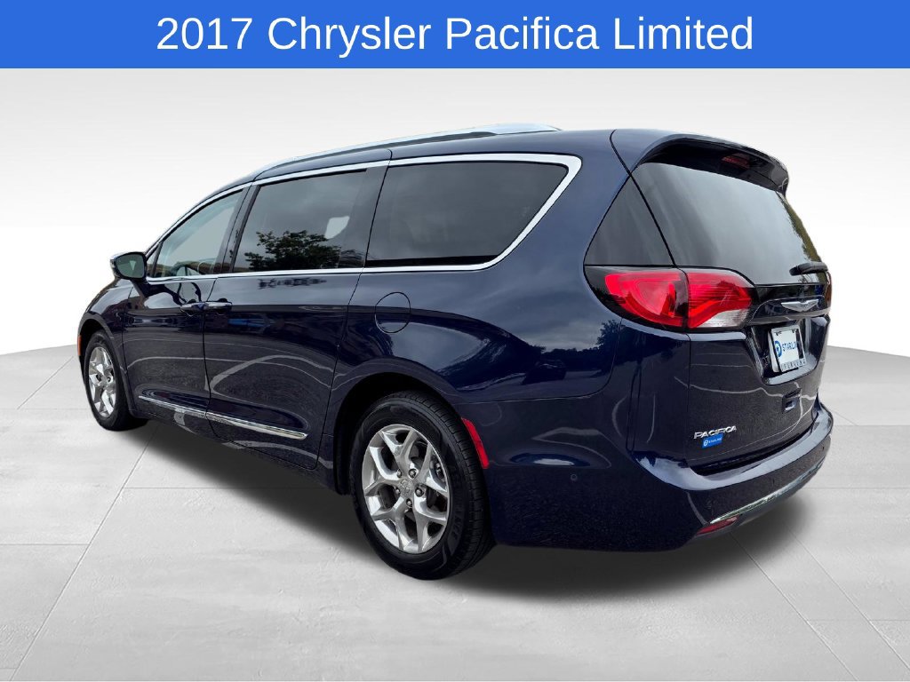 Used 2017 Chrysler Pacifica Limited FWD image 6