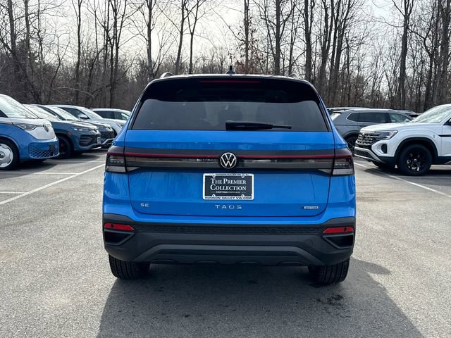 Certified 2025 Volkswagen Taos SE image 5