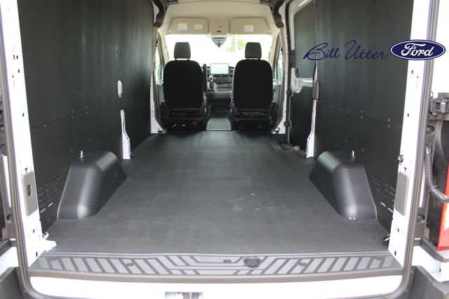 New 2026 Ford Transit 250 148 Medium Roof w/ Load Area Protection Package RWD image 6