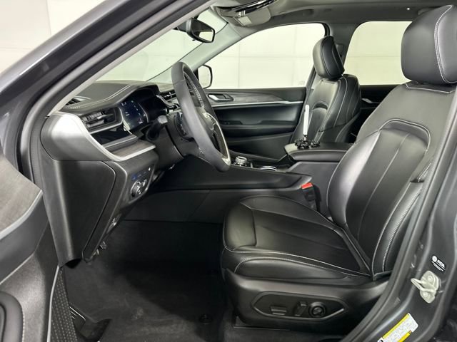 Used 2024 Jeep Grand Cherokee Limited 4xe image 11