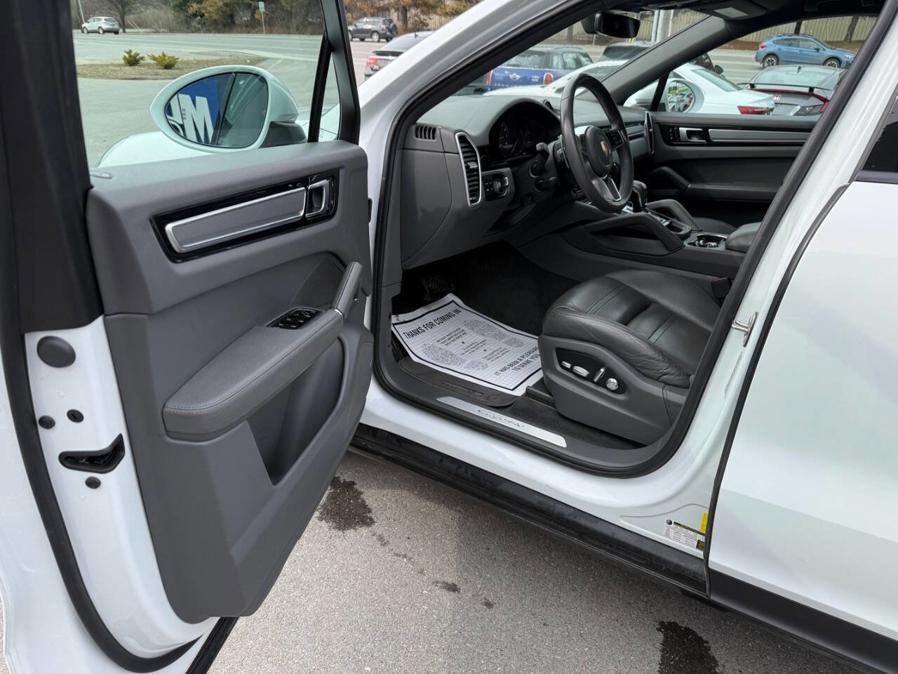 Used 2020 Porsche Cayenne AWD/4WD image 16