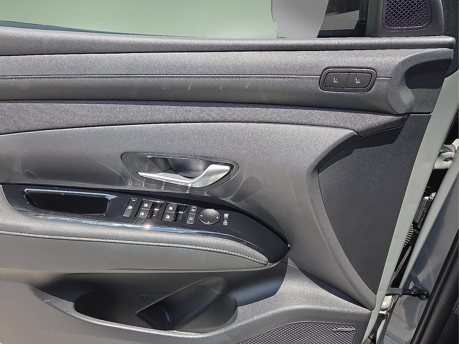Used 2026 Hyundai Tucson Limited AWD/4WD image 25