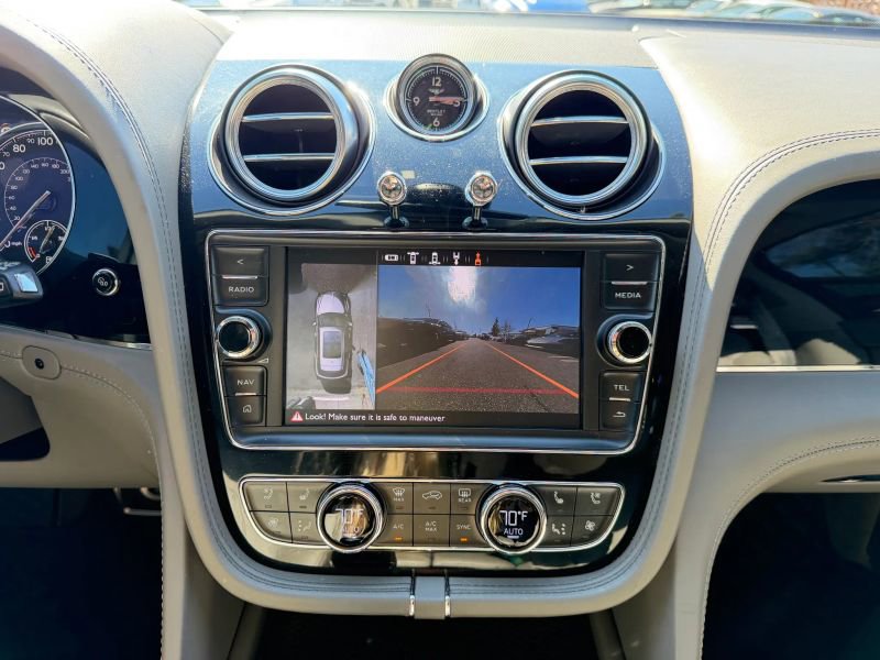 Used 2019 Bentley Bentayga AWD/4WD image 22